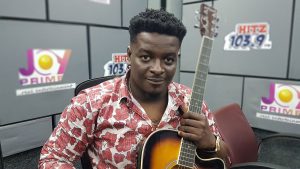 Should I stop singing? - Kumi Guitar seeks answers from fans